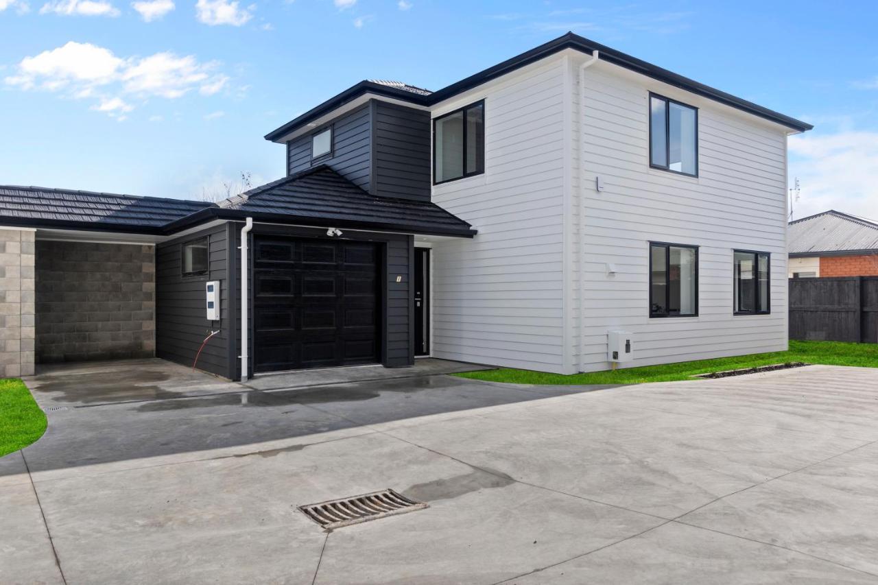 New House Walk To Rototuna Shopping Mall Villa Hamilton Exterior photo
